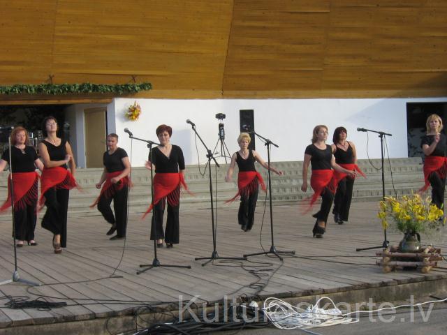 Līnijdeju grupa "CHERRY LADY"